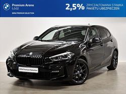 Black sapphire metallic metalizowany Używany 2021 BMW 118 Shadowline Hatchback | 114 900 zł