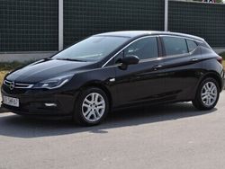 Czarny Używany 2019 Opel Astra Enjoy Hatchback | 41 900 zł (Uczciwa cena)