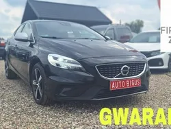 Czarny (metalik) Używany 2018 Volvo V40 R-Design Kombi | 65 900 zł (Uczciwa cena)