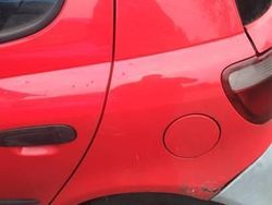 Czerwony Używany 1999 Toyota Yaris Sedan/Limuzyna | 1200 zł (Super Cena)