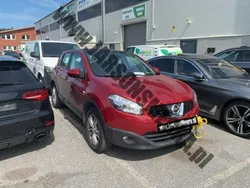 Czerwony Używany 2011 Nissan Qashqai SUV | 15 000 zł (Super Cena)