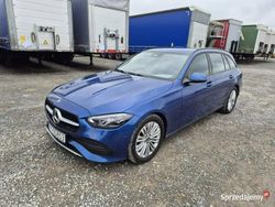Granatowy Używany 2023 Mercedes C200 Kombi | 109 470 zł (Uczciwa cena)
