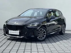 Czarny szafir metalizowany Używany 2023 BMW 218 Active Tourer Luxury Line Minivan | 149 900 zł (Dość drogi)