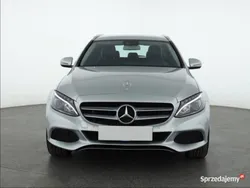 Srebrny Używany 2017 Mercedes C200 Kombi | 87 999 zł (Dobra cena)