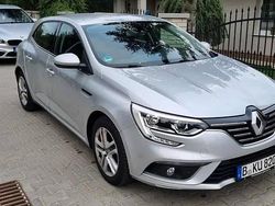 Srebrny Używany 2018 Renault Mégane IV Hatchback | 39 900 zł (Super Cena)