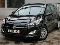 Czarny Używany 2016 Hyundai i30 Kombi | 36 999 zł