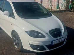Biały Używany 2014 Seat Altea Minivan | 26 900 zł (Dość drogi)