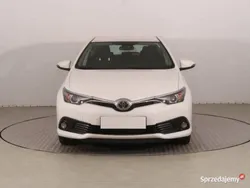 Biały Używany 2018 Toyota Auris Hatchback | 59 999 zł (Uczciwa cena)