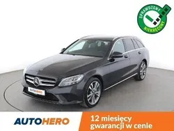 Czarny Używany 2020 Mercedes C300e Avantgarde Kombi | 94 400 zł