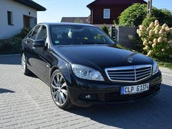 Czarny Używany 2009 Mercedes C180 Sedan/Limuzyna | 29 900 zł