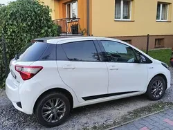 Używany 2017 Toyota Yaris Hybrid Sedan/Limuzyna | 35 900 zł
