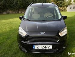 Czarny Używany 2015 Ford Tourneo Courier Minivan | 27 999 zł (Uczciwa cena)