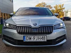 Srebrny Używany 2020 Skoda Superb Sedan/Limuzyna | 99 000 zł (Uczciwa cena)