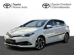 Biały Używany 2015 Toyota Auris Hybrid Comfort Hatchback | 54 900 zł