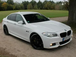 Biały (metalik) Używany 2013 BMW 520 Comfort Edition Sedan/Limuzyna | 59 999 zł (Uczciwa cena)