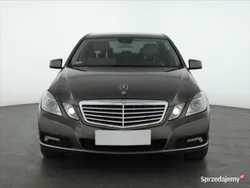 Złoty Używany 2009 Mercedes E220 Sedan/Limuzyna | 34 999 zł (Uczciwa cena)