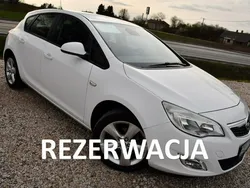 Biały (metalik) Używany 2011 Opel Astra Hatchback | 21 999 zł (Uczciwa cena)