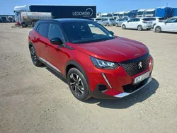 Czerwony Używany 2023 Peugeot 2008 SUV | 48 900 zł (Super Cena)