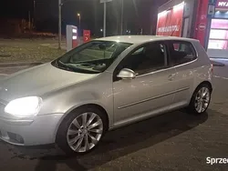 Srebrny Używany 2007 VW Golf V Hatchback | 8900 zł (Uczciwa cena)