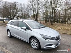 Srebrny Używany 2017 Opel Astra Sedan/Limuzyna | 36 900 zł (Dość drogi)