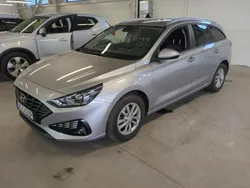 Srebrny (metalik) Używany 2022 Hyundai i30 Kombi | 53 900 zł (Dobra cena)
