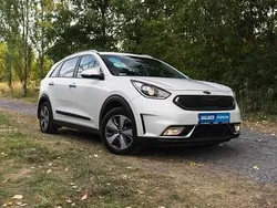 Biały Używany 2016 Kia Niro SUV | 63 999 zł (Uczciwa cena)
