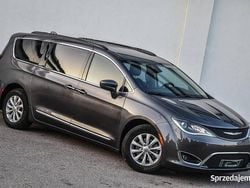 Szary Używany 2017 Chrysler Pacifica Minivan | 79 899 zł (Uczciwa cena)