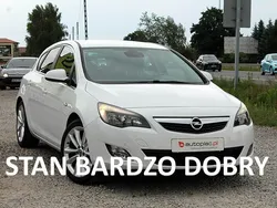 Biały Używany 2010 Opel Astra Hatchback | 19 999 zł (Uczciwa cena)