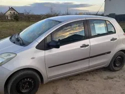 Srebrny Używany 2006 Toyota Yaris Hatchback | 8900 zł (Dość drogi)