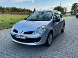 Srebrny (metalik) Używany 2006 Renault Clio II Hatchback | 12 500 zł (Dość drogi)