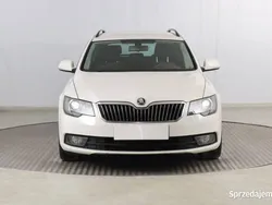 Biały Używany 2014 Skoda Superb Kombi | 41 999 zł (Dobra cena)