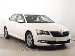 Biały Używany 2019 Skoda Superb Sedan/Limuzyna | 60 499 zł (Dobra cena)