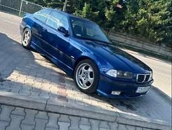 Niebieski Używany 1997 BMW 318 M Sport Coupe | 36 900 zł