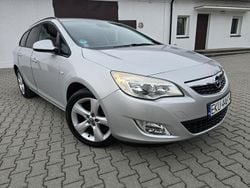 Srebrny Używany 2011 Opel Astra Kombi | 15 900 zł (Dobra cena)