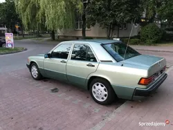 Zielony Używany 1988 Mercedes 190 | 19 900 zł