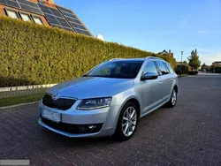 Srebrny (metalik) Używany 2013 Skoda Octavia Kombi | 38 900 zł