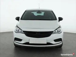 Biały Używany 2016 Opel Astra Hatchback | 32 999 zł (Dobra cena)
