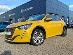 Żółty Używany 2021 Peugeot e-208 Allure Hatchback | 59 990 zł