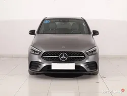 Szary Używany 2019 Mercedes B200 Minivan | 94 999 zł