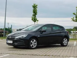 Czarny Używany 2016 Opel Astra Hatchback | 37 777 zł (Uczciwa cena)