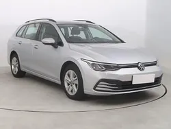 Srebrny Używany 2020 VW Golf VIII Kombi | 59 499 zł (Uczciwa cena)