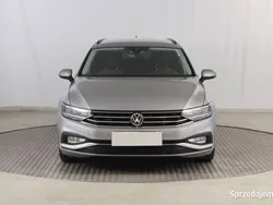 Szary Używany 2019 VW Passat Kombi | 75 999 zł (Uczciwa cena)