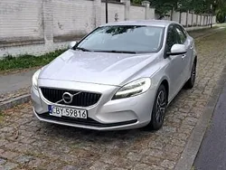 Srebrny Używany 2016 Volvo V40 Momentum Kombi | 42 900 zł (Uczciwa cena)