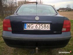 Granatowy Używany 1998 VW Passat Sedan/Limuzyna | 3300 zł