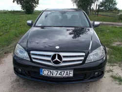 Czarny Używany 2007 Mercedes C220 Sedan/Limuzyna | 23 800 zł (Dość drogi)