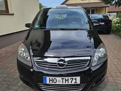 Czarny Używany 2009 Opel Zafira Minivan | 18 900 zł (Uczciwa cena)