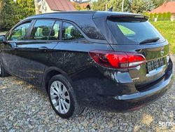 Czarny Używany 2016 Opel Astra Kombi | 27 900 zł (Uczciwa cena)