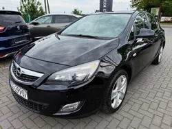 Czarny Używany 2011 Opel Astra Hatchback | 21 700 zł (Uczciwa cena)