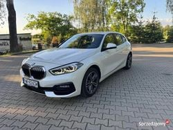 Biały Używany 2021 BMW 118 Sport Line Hatchback | 88 000 zł (Dobra cena)