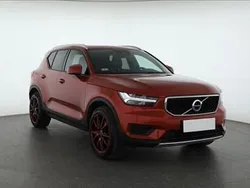 Czerwony Używany 2018 Volvo XC40 SUV | 99 999 zł (Uczciwa cena)